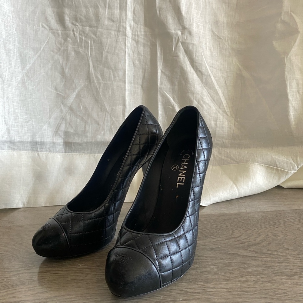 Chanel Black Quilted Women's Pumps